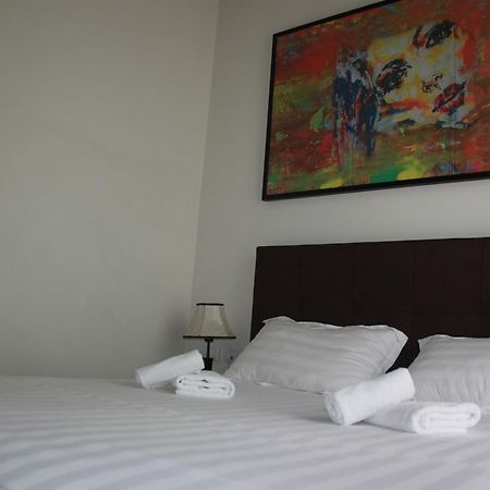 Living Hotel Tiranë Luaran gambar