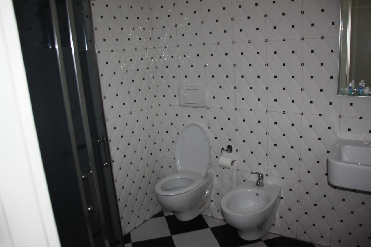 Living Hotel Tiranë Luaran gambar