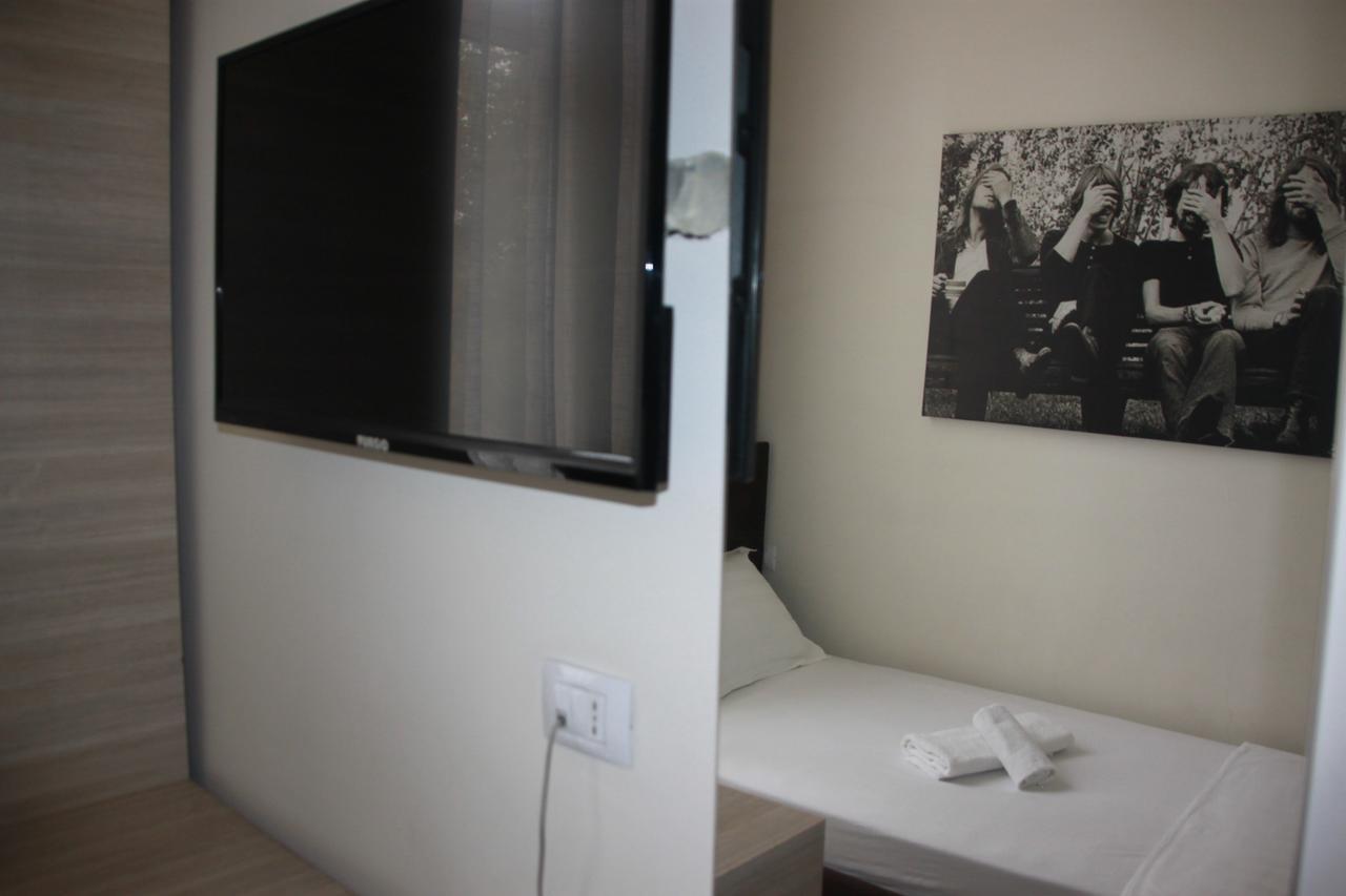 Living Hotel Tiranë Luaran gambar